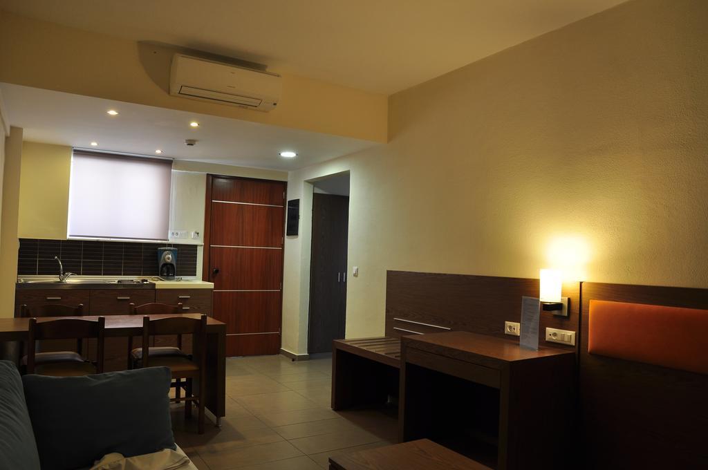 Sea Melody Beach Hotel Apartments Ialysos  Ruang foto